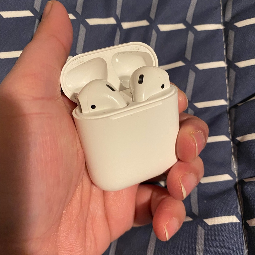 Apple airpods